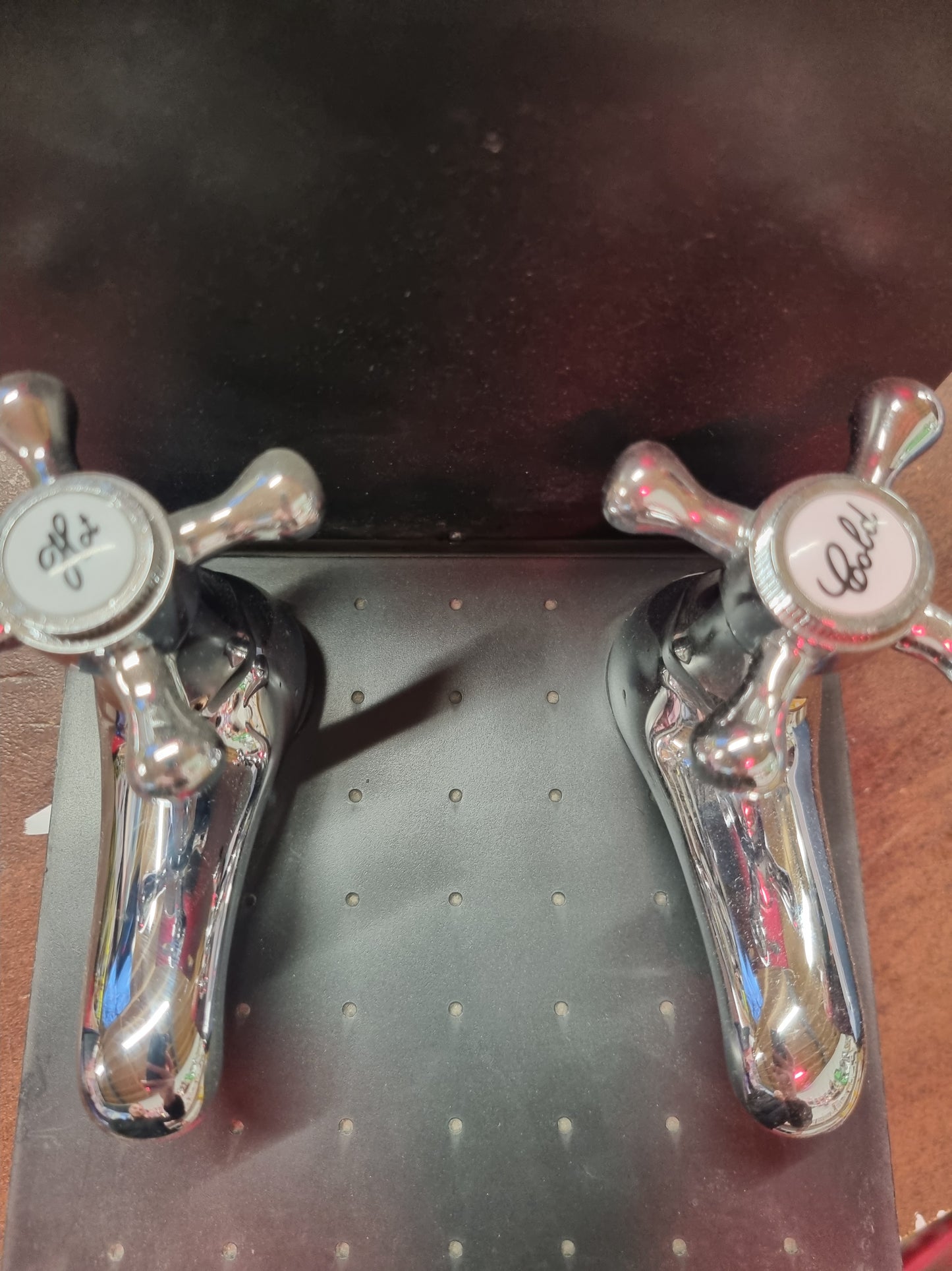 Victoriana Basin Taps